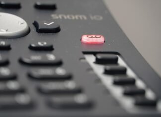 Beware the Dead-Air Voicemail Trick Used by Scammers dead air voicemail scam - current scams